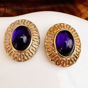 Vintage Galleria Gripoix Glass Earrings Cabochon Clip On Purple Gold T Oval 4626